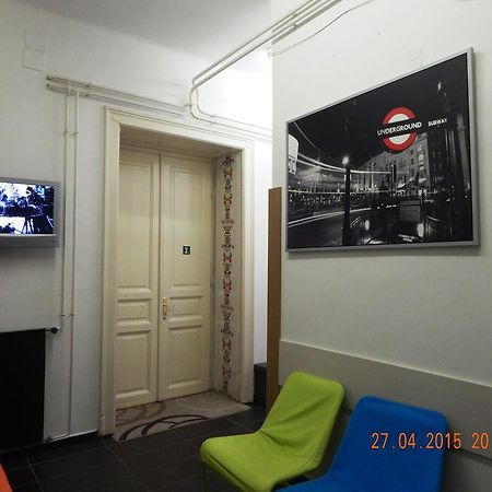 Violet Hostel บูดาเปสต์ ภายนอก รูปภาพ