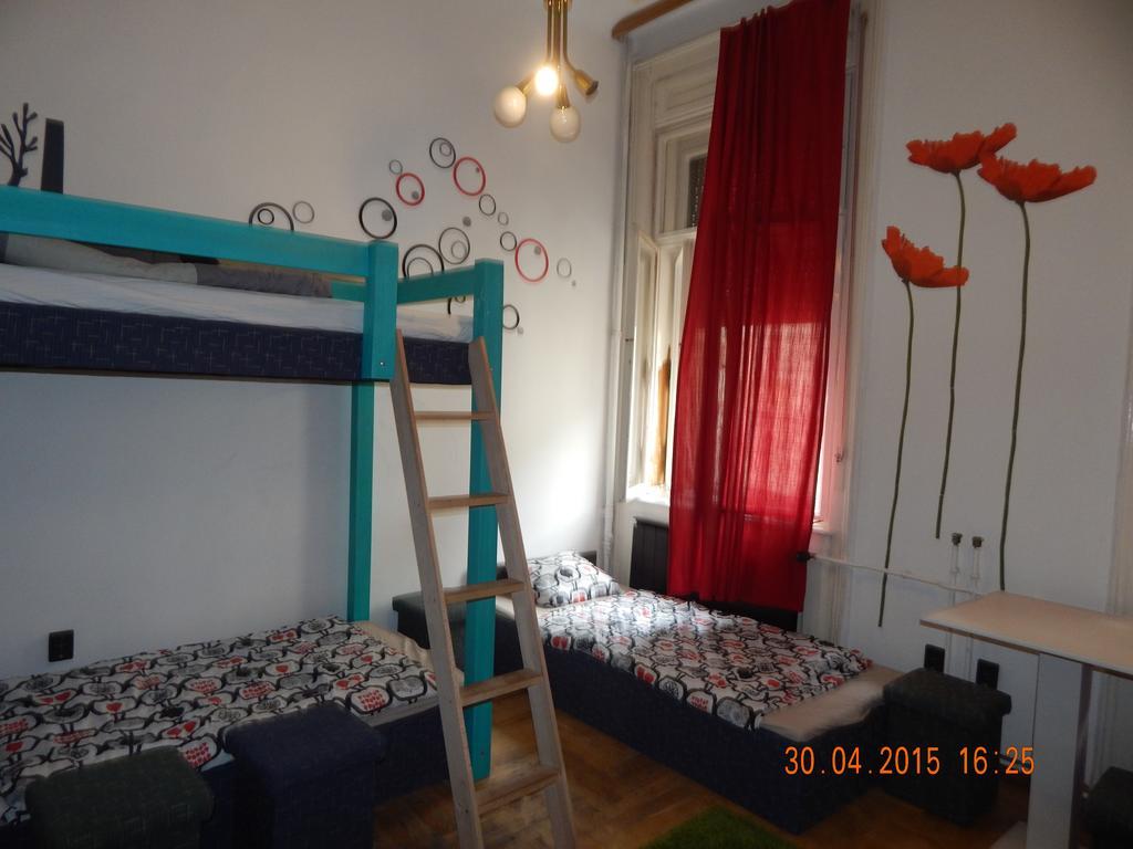 Violet Hostel บูดาเปสต์ ภายนอก รูปภาพ